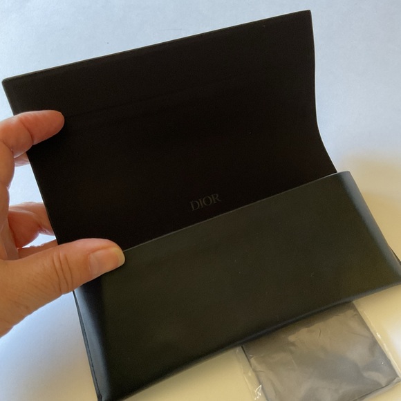 CHRISTIAN DIOR BLACK SUNGLASSES CASE WITH CLEANING CLOTH BLACK NEW - Picture 7 of 14